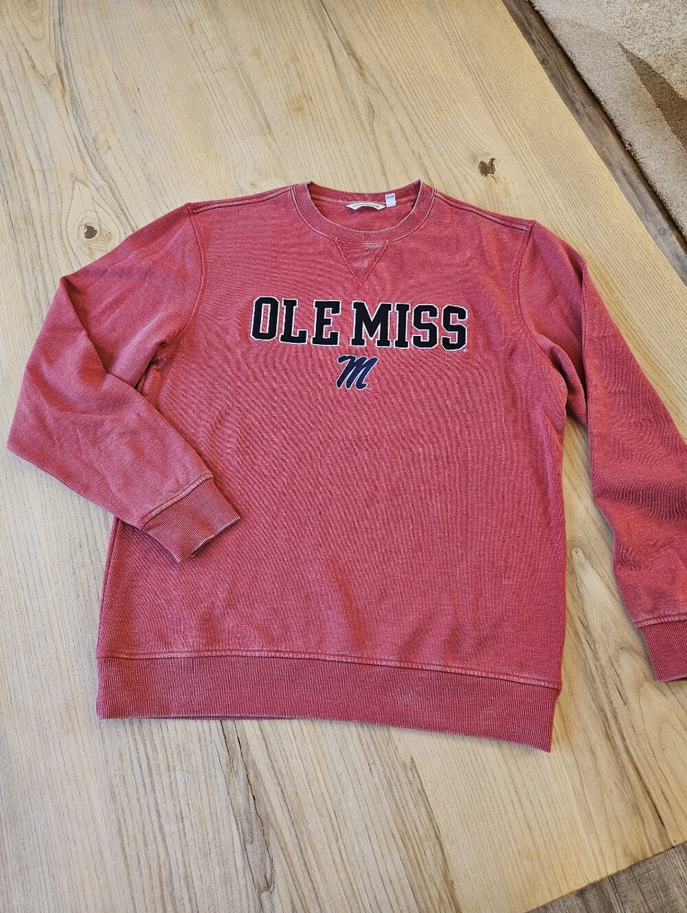 Red Crewneck Ole Miss Sweatshirt Size Medium NWOT